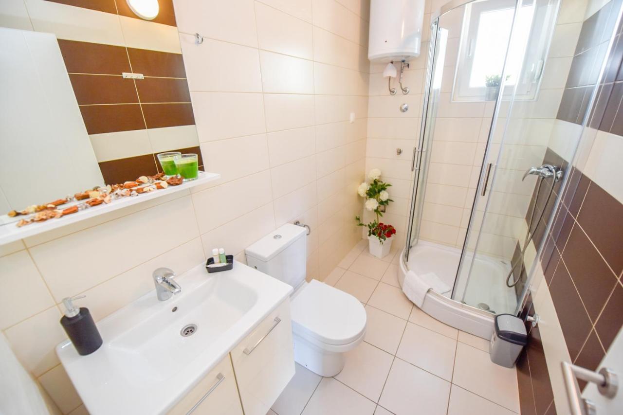 Apartments Yoko Novalja Eksteriør bilde