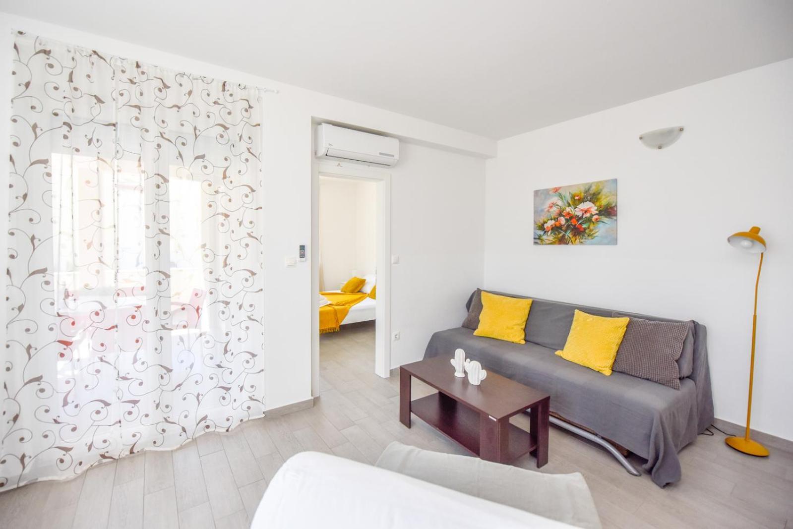 Apartments Yoko Novalja Eksteriør bilde
